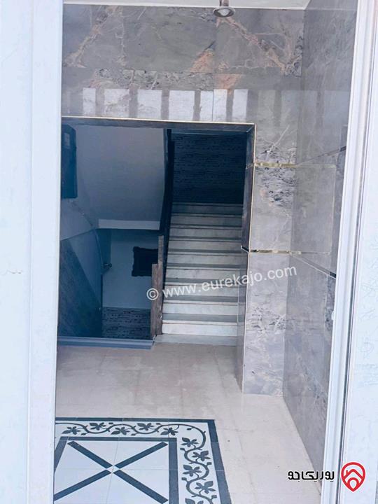 عمارة مكونة من 10 شقق مؤجرة للبيع في مادبا حنينا