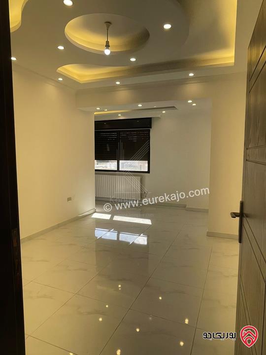 شقة فاخرة مساحة 342م طابق ثالث للبيع في عمان - الشميساني