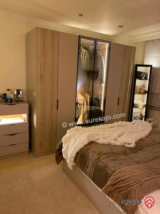 شقة شبه أرضية مساحة 129م للبيع مفروشة في عمان - خلدا