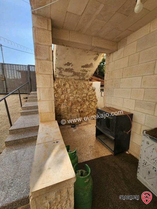 شقة شبه أرضية مساحة 150م داخلي و 120م خارجي للبيع في اربد - الحي الشرقي