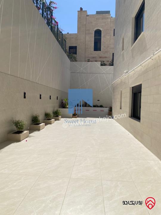 شقة فاخرة للبيع في عمان - أم أذينة قرب أبراج السادس 200م مع حديقة وترسات 250م لم تسكن