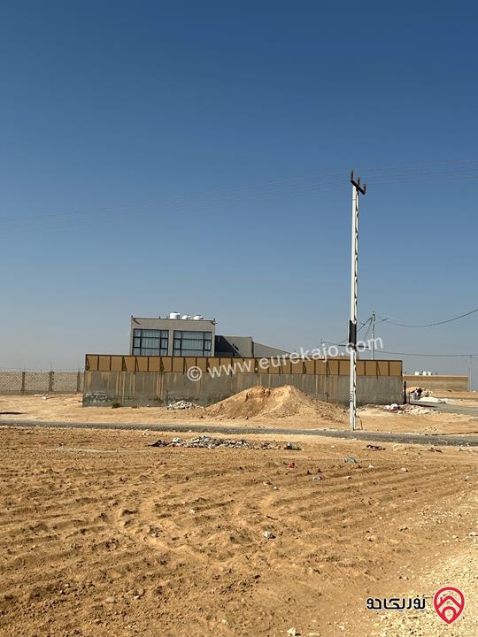 قطعتين أرض كل قطعة 1000 متر للبيع من أراضي جنوب عمان - زويزا الجنوبي بجانب الشاليهات