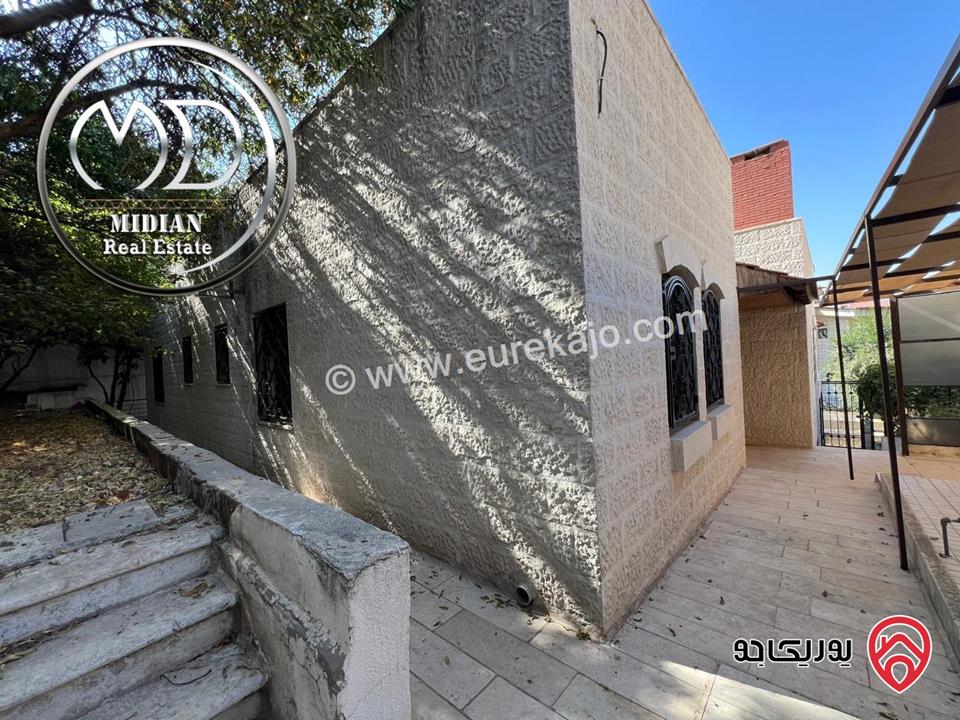 فيلا مستقلة فارغة مساحة 460م على أرض 800م للايجار في عمان - ام السماق قرب السيتي مول سوبر ديلوكس منطقة فلل هادئة بسعر مميز جداً