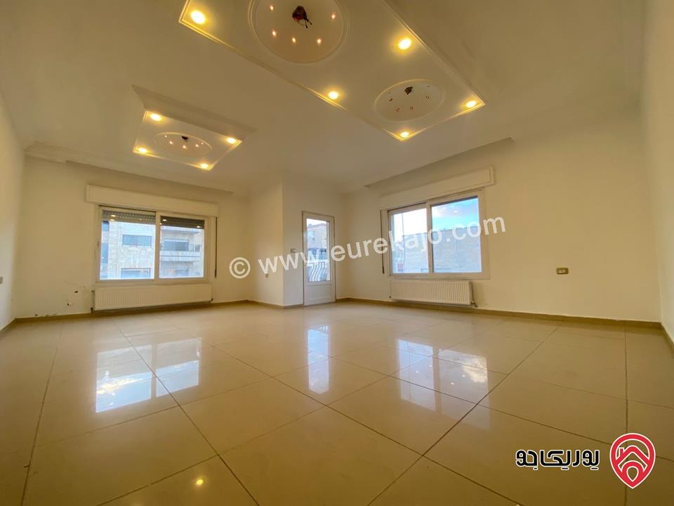 شقة طابق ثالث مساحة 200 م للبيع او للإيجار في عمان - تلاع العلي 