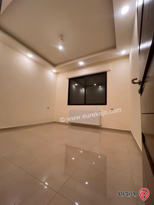 شقة أرضية مساحة 220م داخلي و 150م خارجي للايجار في عمان - ام السماق 