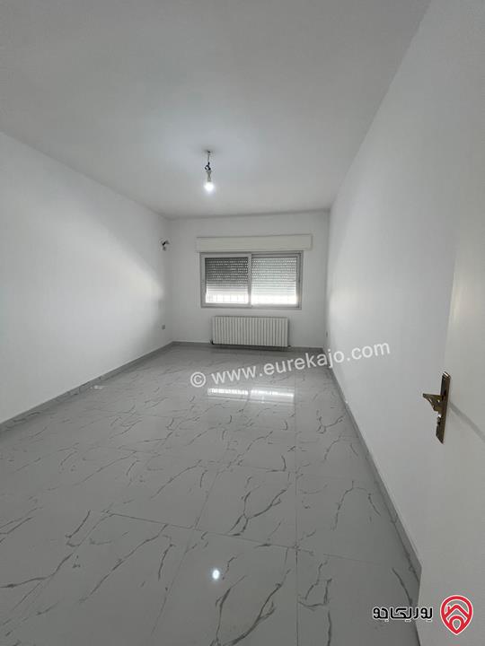 فيلا مساحة الارض 672م مساحة البناء 600م للبيع في عمان - دير غبار حي السهل 