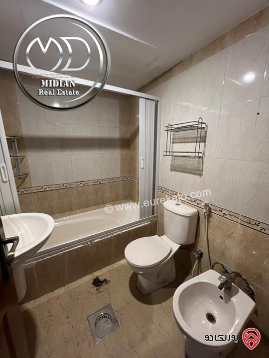  شقة شبه ارضي للبيع في عمان - الدوار السابع قرب السيفوي مساحة 100م مع ترس 25م تصلح للاستثمار بسعر مميز جداً