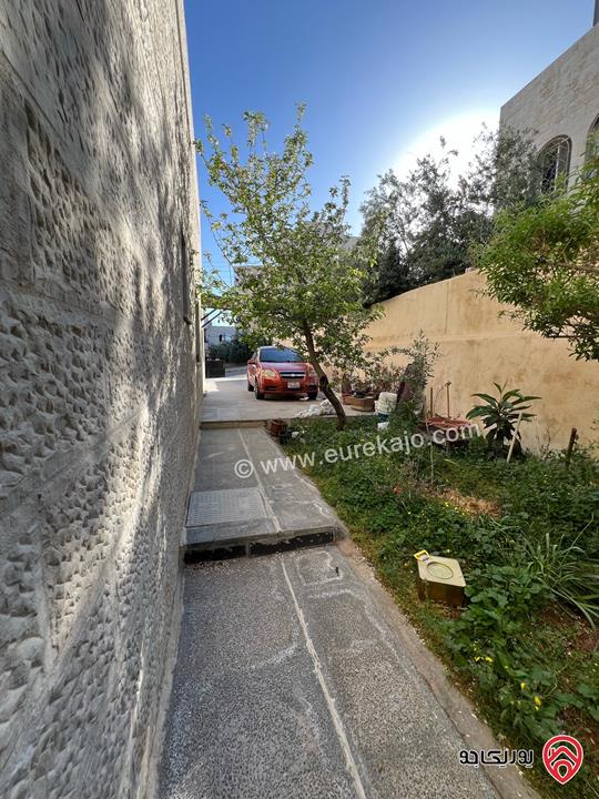 منزل مستقل مساحة 493م على أرض 801م للبيع في عمان - أجمل مناطق المقابلين حي الحويان 