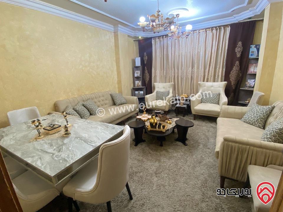 بيت طابقين مساحة 260م على أرض 150م للبيع في الزرقاء - جبل الأمير حسن