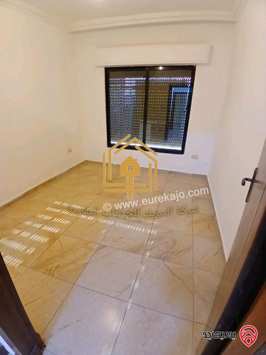 شقة فارغة طابق ثالث مساحة 100م للايجار في عمان - الرابية 