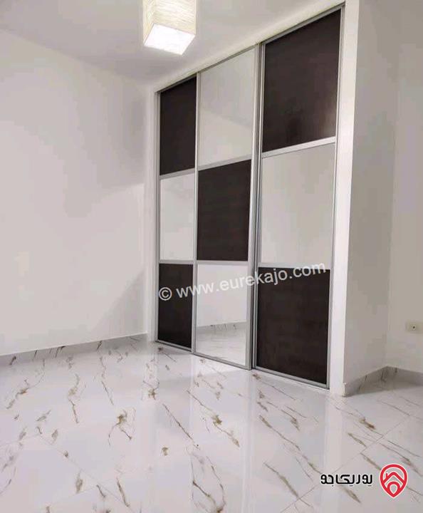 شقة فارغة مساحة 180م داخلي و 120م خارجي للايجار في عمان - دير غبار