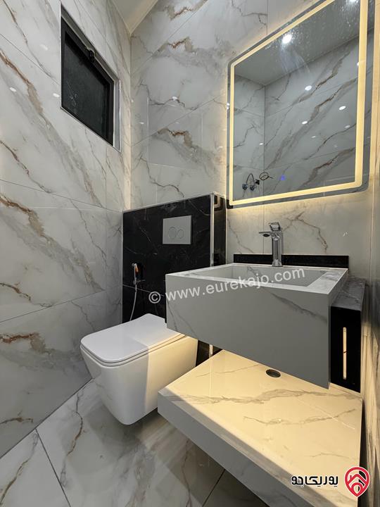 شقة طابق ارضي مساحة 170م مع ترس وكراج 100م للبيع في عمان - ضاحية الاستقلال