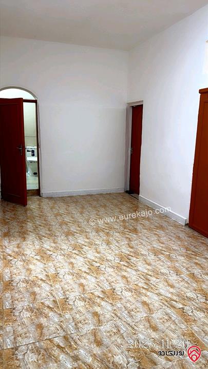 بيت مشترك مميز مكوّن من 3 طوابق مع روف على أرض 120م للبيع في سحاب – دوار الطيار