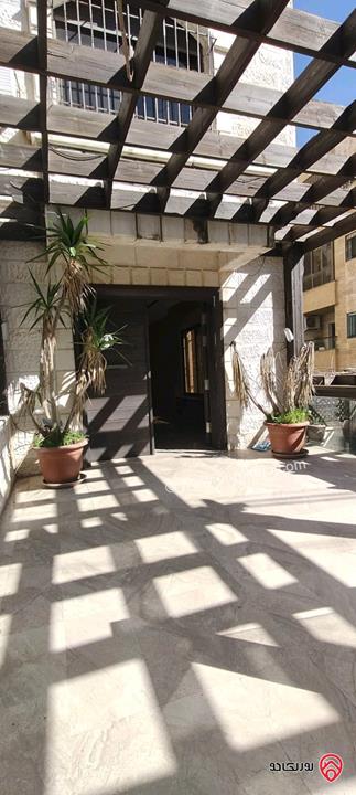 شقة ارضية مساحة 350م للبيع في عمان - دير غبار 