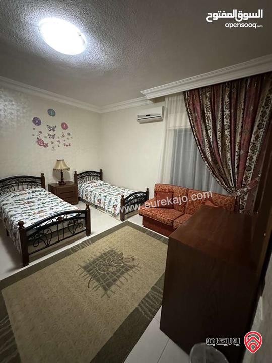 شقة مفروشة طابق ثاني مساحة 220م  للايجار في عمان - الرابية