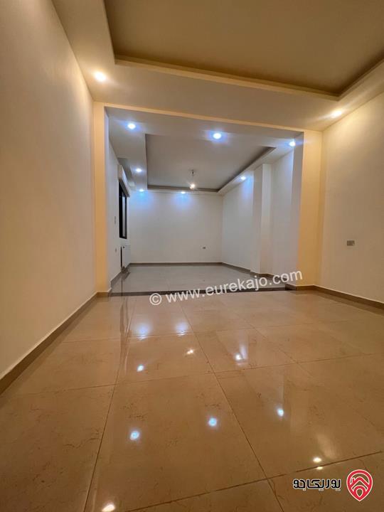 شقة شبه أرضية مساحة 220م داخلي و 150م خارجي للايجار في عمان - ام السماق 