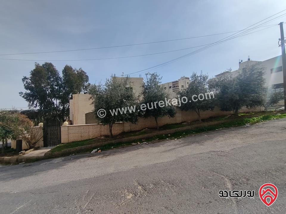 بيت مستقل مساحة 225م على أرض 500م للبيع في عمان - قرية خالد مبنى الدرك 