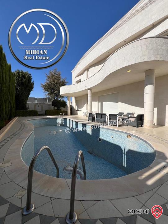 فيلا مستقلة للبيع في أجمل مناطق عمان - الظهير مساحة 1200م مع مسبح و تراسات و حدائق تشطيبات و ديكورات فاخرة اطلالة رائعة