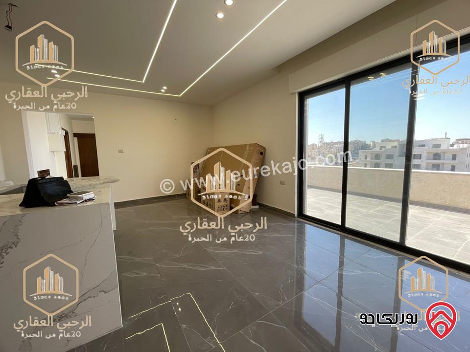 روف المساحة  140 متر مربع داخلي + 70 متر مربع تراسات خارجية للايجار في عمان -  تلاع العلي