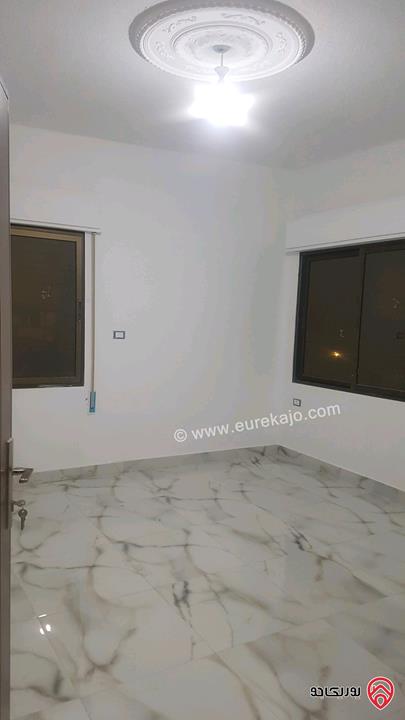 شقة سوبر ديلوكس مساحة 100م طابق ثالث للايجار في عمان - طبربور