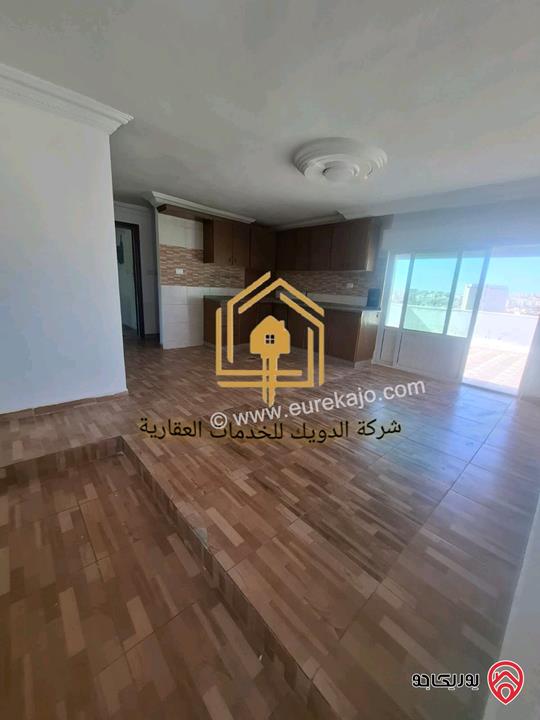 شقة فارغة طابق رابع مساحة 125م للإيجار في عمان - الرابية 