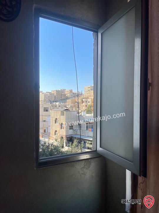 شقة مميزة باطلالة خلابة مساحة 150م طابق ثالث للبيع في الزرقاء - جبل الامير حسن 