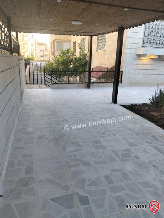 شقة مساحة 300م داخلي و 280م خارجي للايجار في عمان - السابع شارع الرئيسي متعددة الاستخدامات 