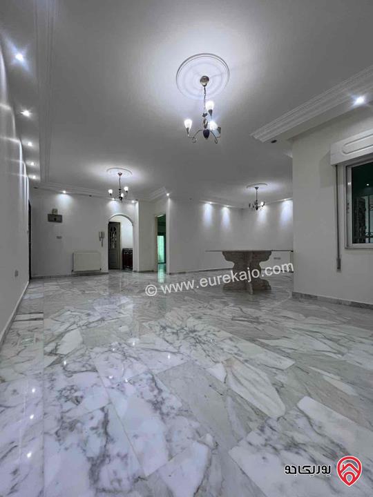 شقة شبه ارضية مساحة 235م للايجار في عمان - الرابية 