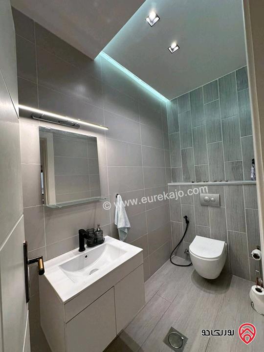 شقة دوبلكس طابق ثالث مع رووف مميزة مساحة 380م للبيع في عمان - خلدا