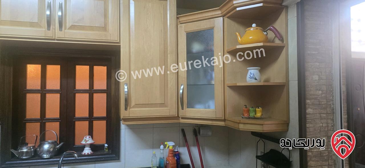 شقة أرضية مساحة 300م داخلي و 170م خارجي للبيع في عمان - ام اذينة