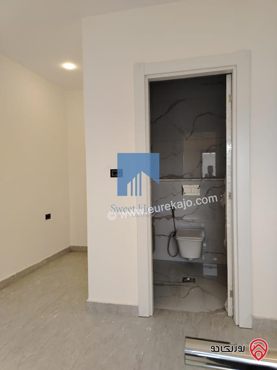شقة فاخرة للبيع في الجندويل - مقابل شركة زين طابق ثالث مع روف دوبلكس 193م تشطيب سوبر ديلوكس لم تسكن