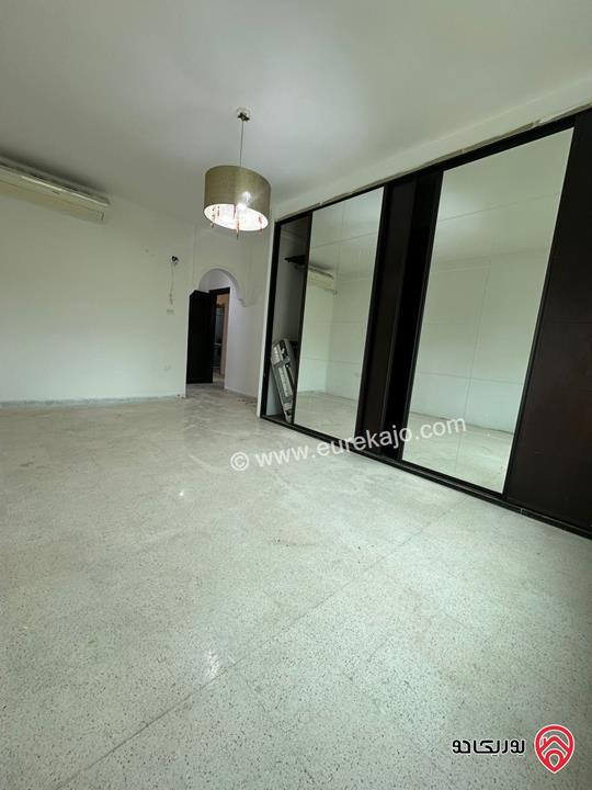 شقة طابق ثالث مساحة 200م للايجار في عمان - خلدا