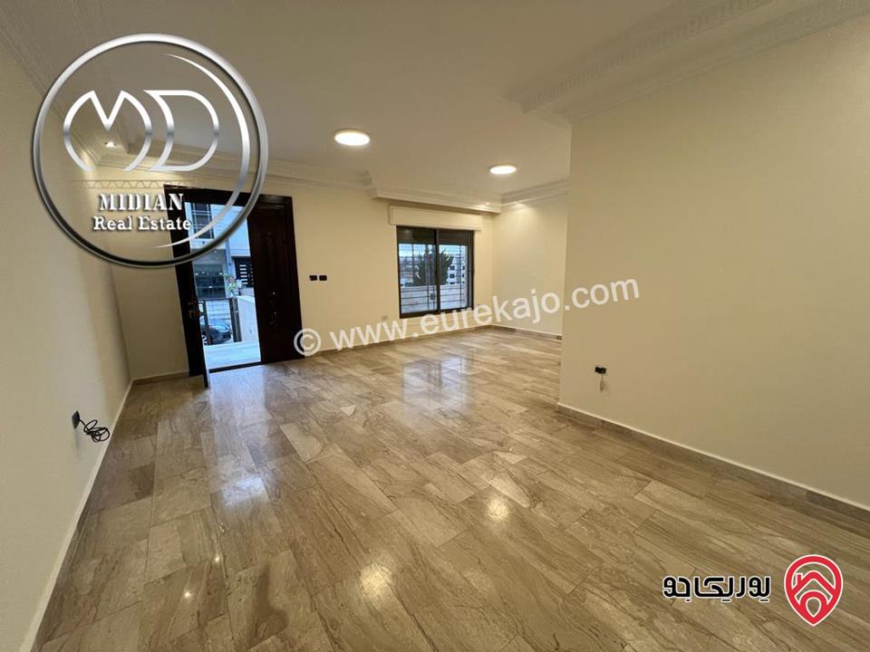 شقة ارضية للبيع في عمان - دير غبار مساحة 200م مع ترس 80م تشطيبات و ديكورات سوبر ديلوكس