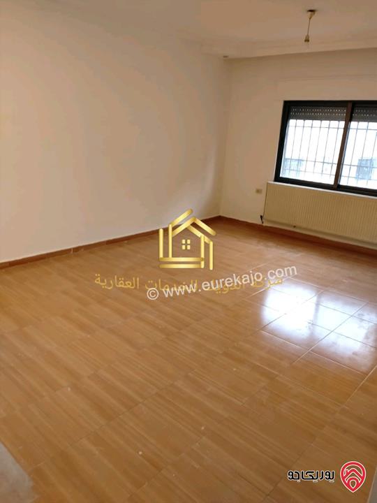 شقة فارغة طابق اول مساحة 160م للإيجار في عمان - تلاع العلي 