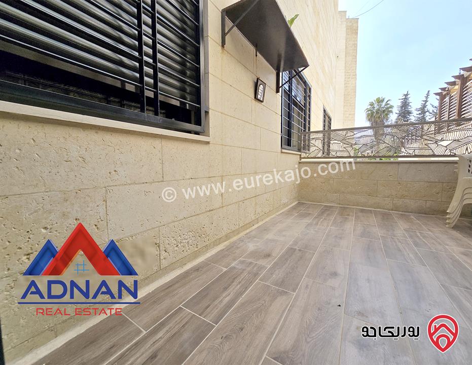 شقة ارضية مفروشة مساحة 130م داخلي و 30م خارجي للايجار السنوي في عمان - خلدا