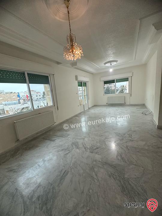 شقة طابق ثالث مساحة 160م للبيع في عمان - الجبيهة خلف السيفوي