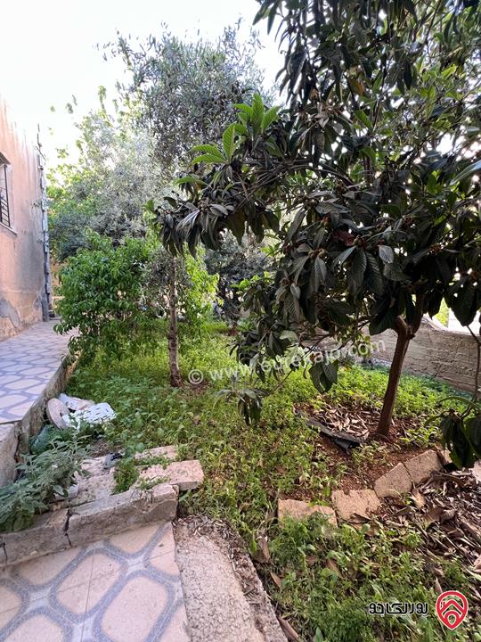 منزل مستقل مساحة 493م على أرض 801م للبيع في عمان - أجمل مناطق المقابلين 