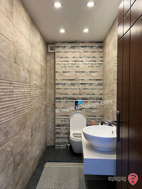 روف مساحة 140م داخلي و 40م خارجي للبيع في الفحيص