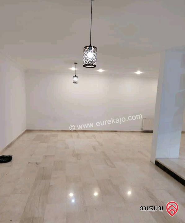 شقة فارغة مساحة 180م داخلي و 120م خارجي للايجار في عمان - دير غبار