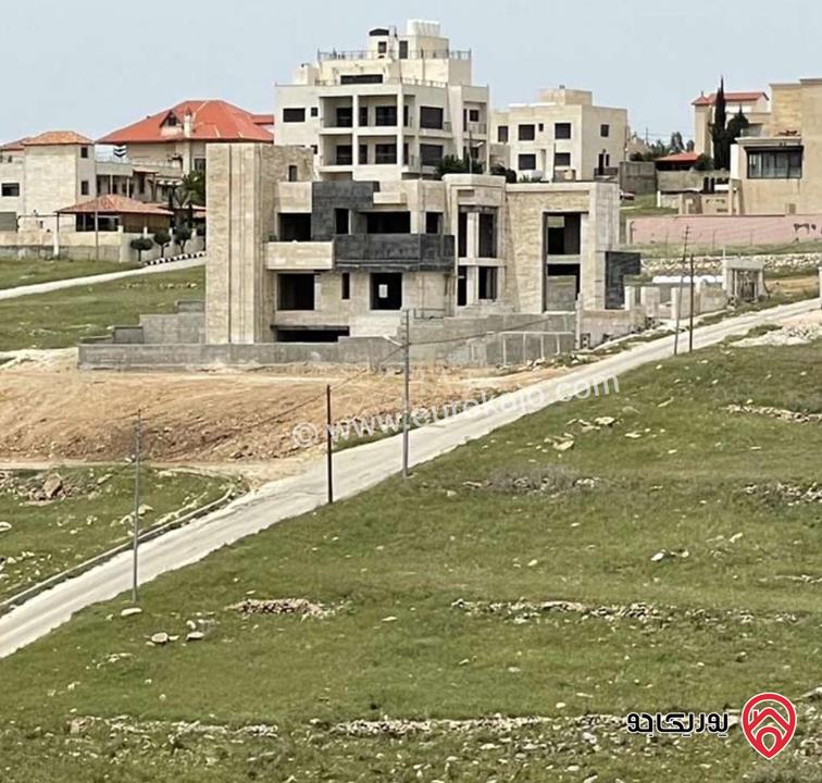 فيلا حديثة مستقلة مساحة 760م على ارض 1100م للبيع في السلط / السرو