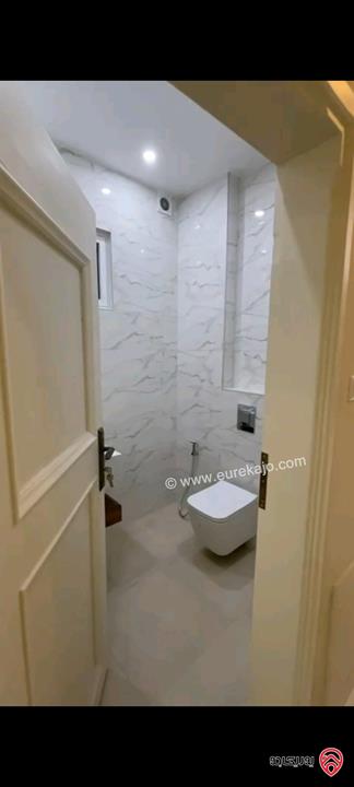 فيلا مساحة 370م على أرض 400م للبيع في عمان - الجبيهة ام زويتينة