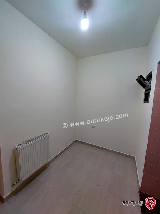 شقة مساحة 210م طابق ثالث للبيع في عمان - طريق المطار من المالك مباشرة