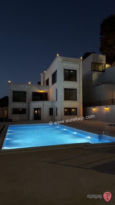 ڤيلا فاخرة مساحة 800م على أرض 3400م للبيع أو للإيجار في السلط بإطلالة على الغرب