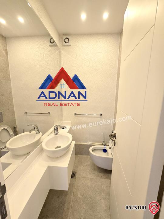 شقة ارضية مفروشة مساحة 250 متر مع كراج ومدخل خاص للايجار في عمان - أم أذينة