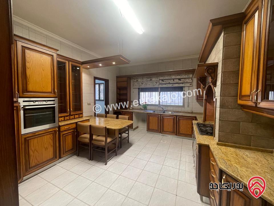 شقة مميزة طابق أول مساحة 268م للبيع في عمان - عبدون