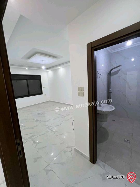 شقة مساحة 135م طابق أرضي للبيع في عمان - الجبيهة