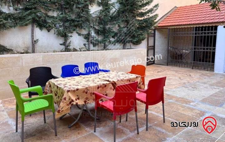 شقة فاخرة مساحة 300م شبه أرضي للبيع في عمان - ام السماق