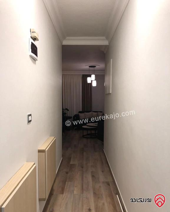 شقة فاخرة مفروشة طابق أول مساحة 105م للايجار في عمان - عبدون