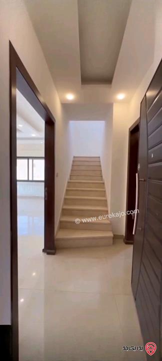 شقة طابق ثالث دوبلكس مساحة 210م للبيع في عمان - أبو السوس