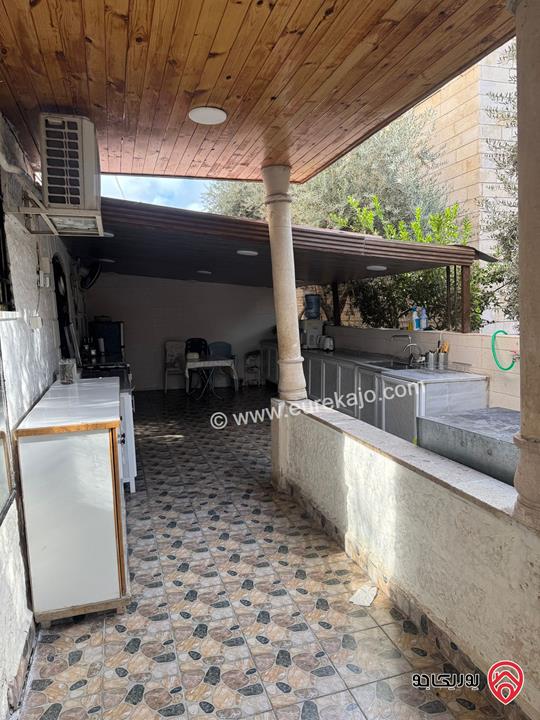 شقة أرضية مساحة 180م للبيع في اربد بالقرب من مركز أمن الشرقي 